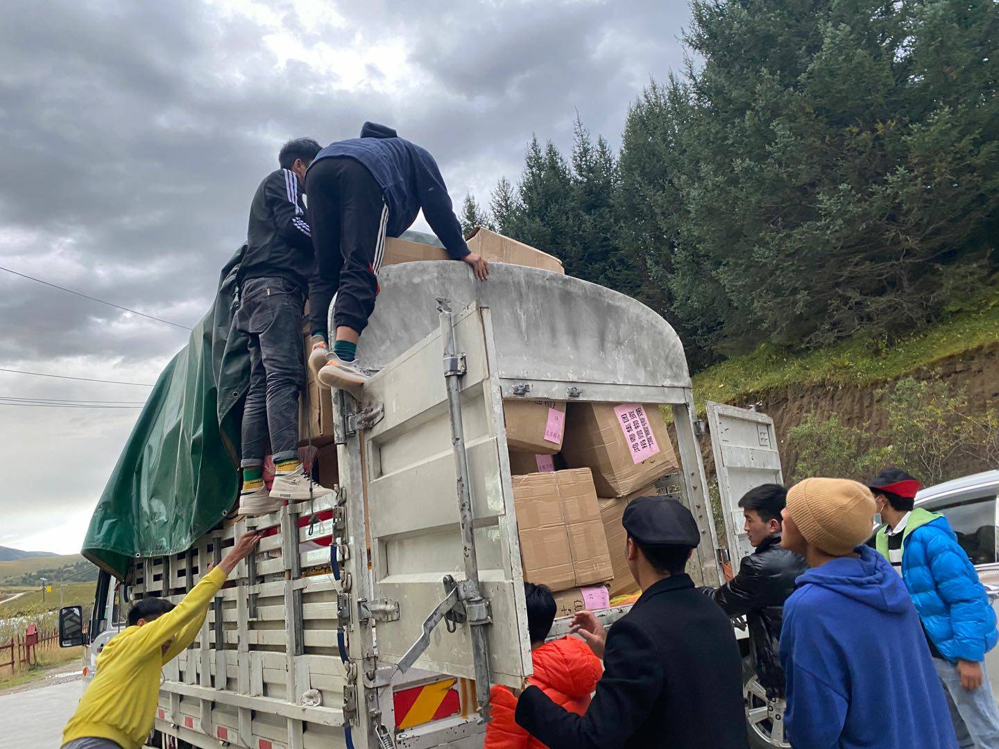 长沙景明在线教育平台有限公司公益回顾丨家国同欢月同圆 温暖满载甘孜州(图5)