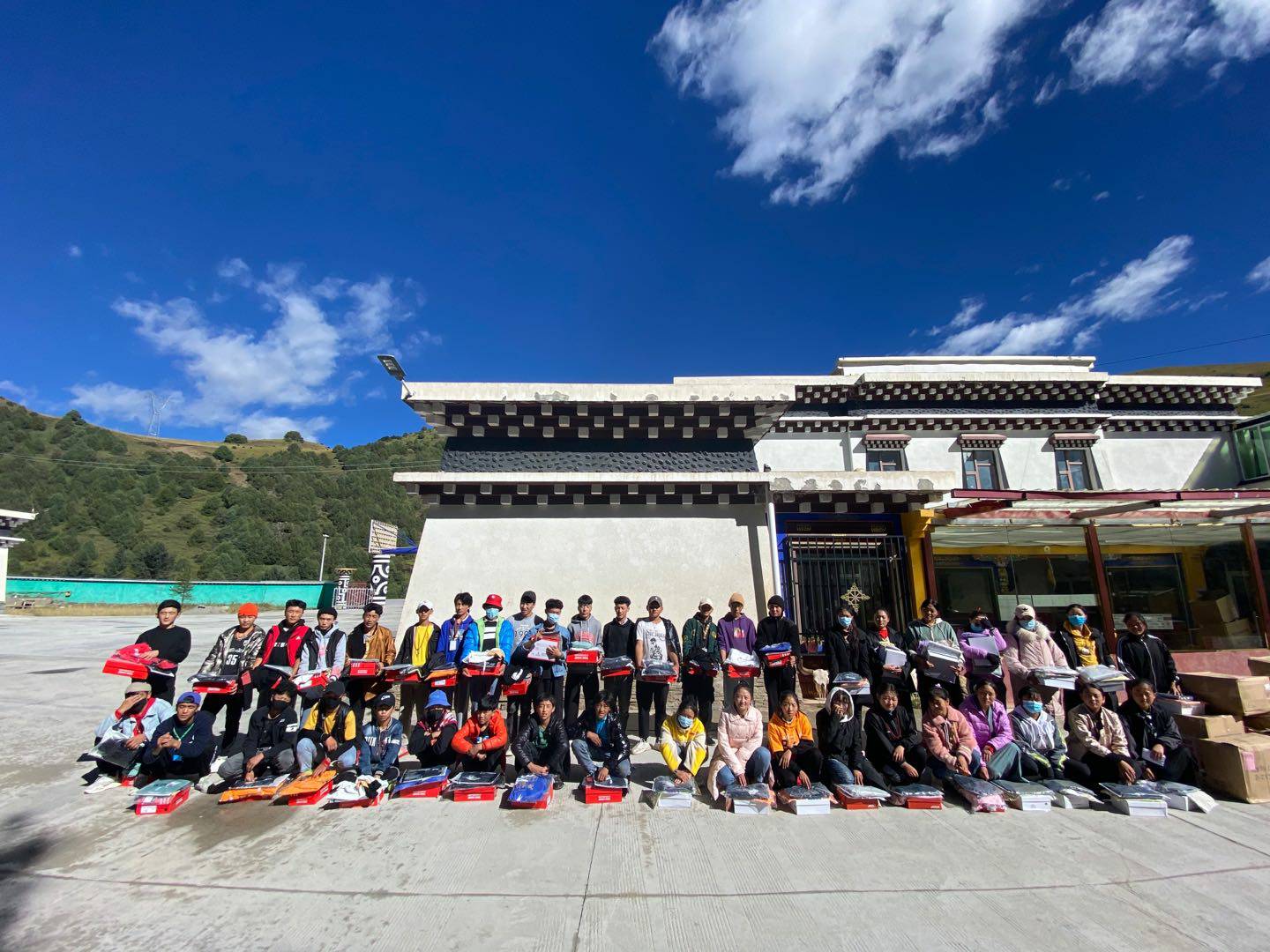 长沙景明在线教育平台有限公司公益回顾丨家国同欢月同圆 温暖满载甘孜州(图8)